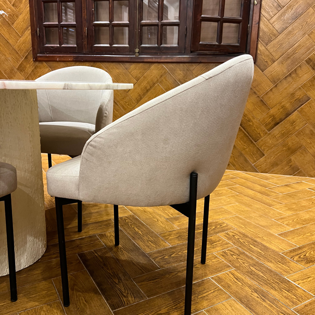 Table salle à manger en marbre avec 4 chaises