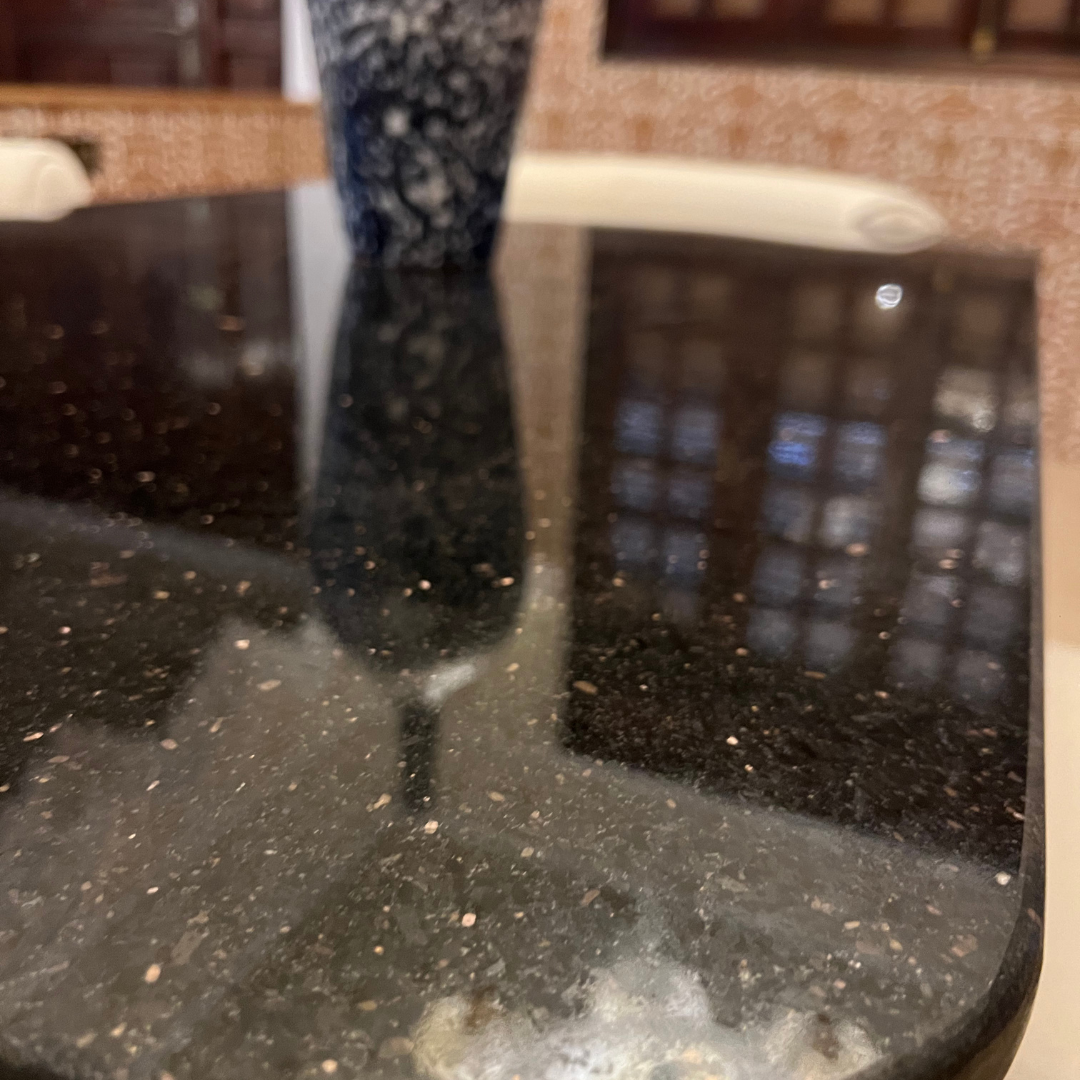 Table salle à manger en marbre avec 4 chaises