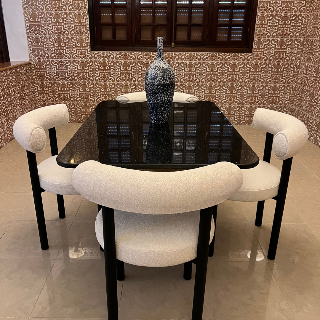 Table salle à manger en marbre avec 4 chaises