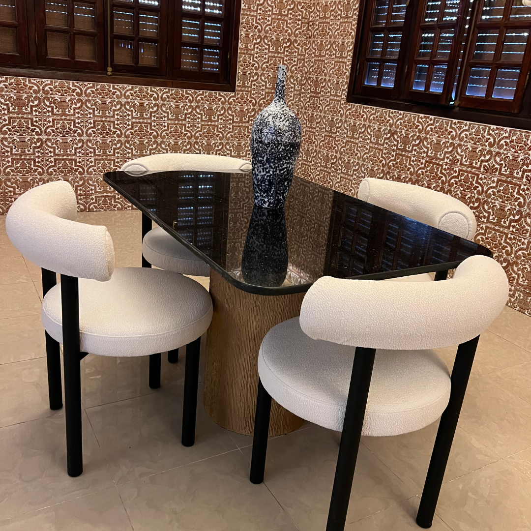 Table salle à manger en marbre avec 4 chaises